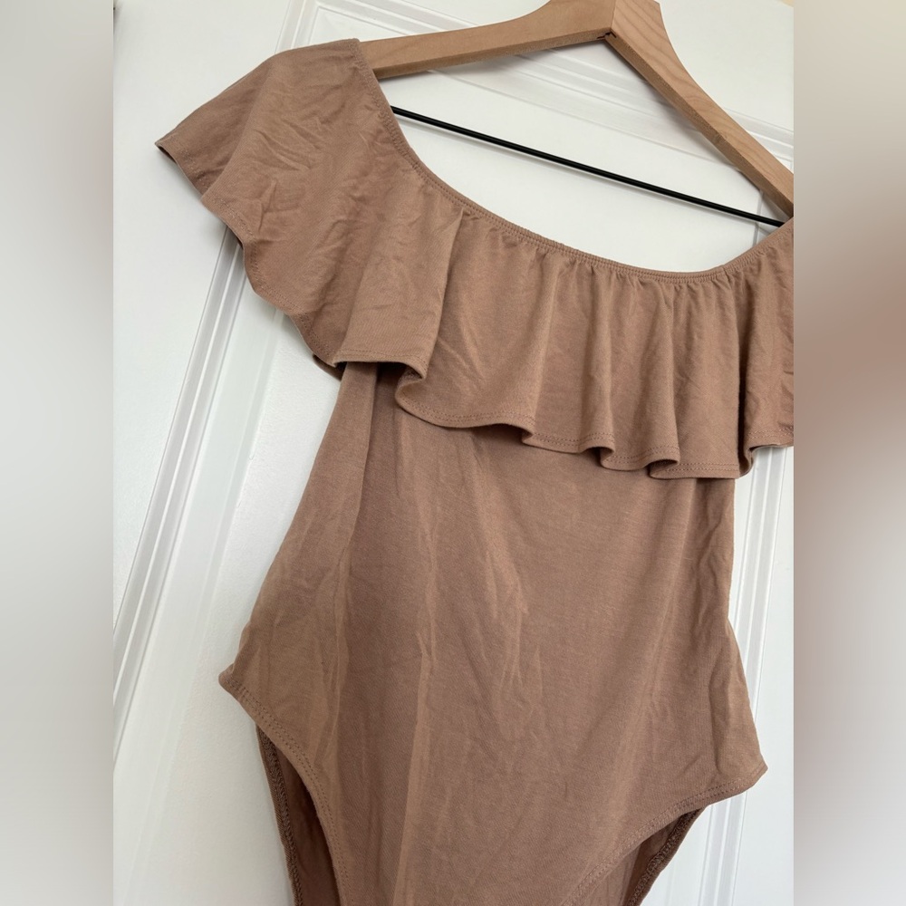 Off-Shoulder Ruffle Bodysuit - Brown - Picture 2 of 4
